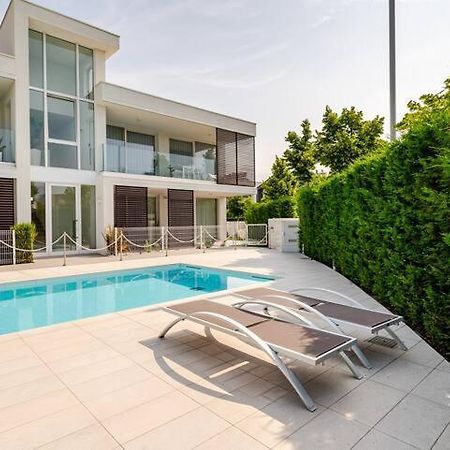 Apartment Luma With Pool Lido di Jesolo Luaran gambar