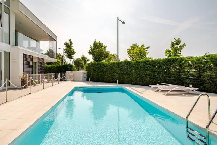 Apartment Luma With Pool Lido di Jesolo Luaran gambar